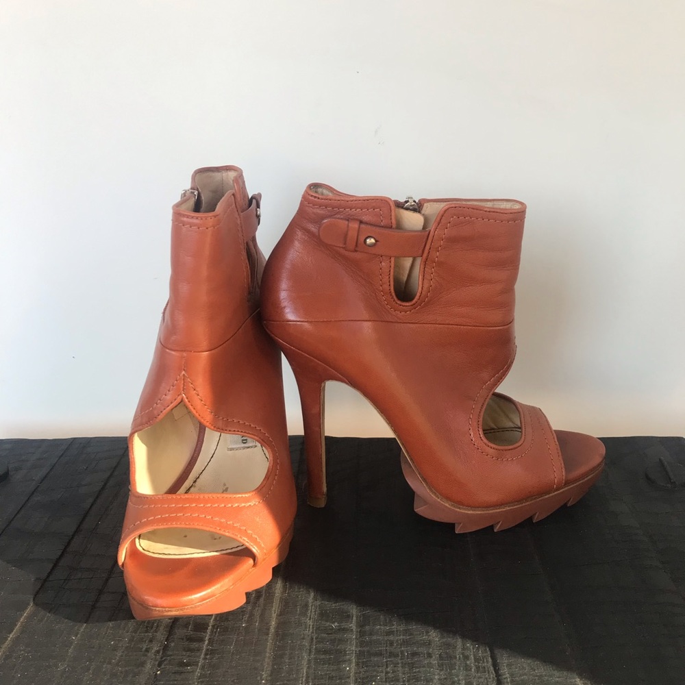 RESERVED - Camilla Skovgaard brown leather pumps